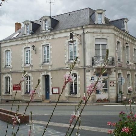 Готель Le Relais De La Caleche Saint-Denis-d'Anjou Екстер'єр фото