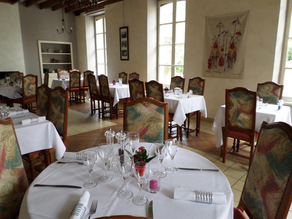 Готель Le Relais De La Caleche Saint-Denis-d'Anjou Екстер'єр фото