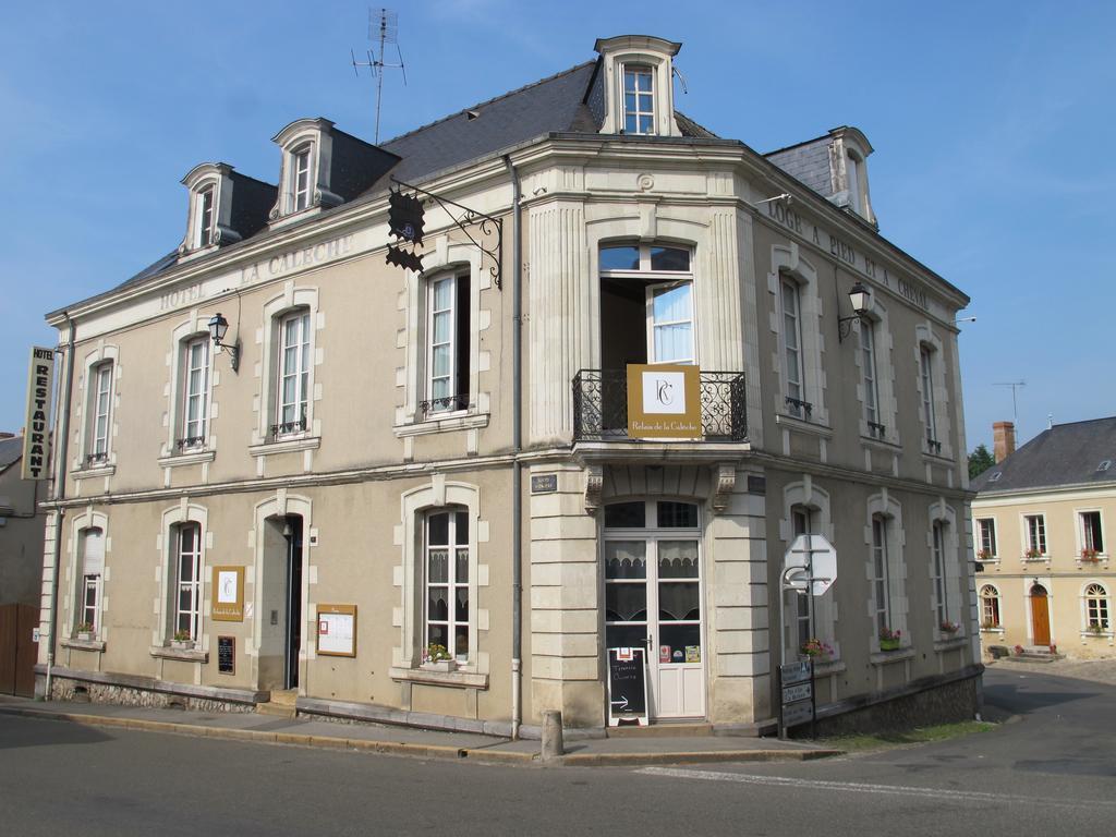 Готель Le Relais De La Caleche Saint-Denis-d'Anjou Екстер'єр фото