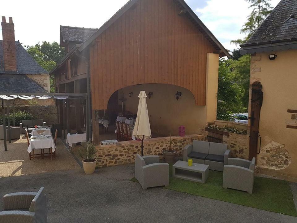 Готель Le Relais De La Caleche Saint-Denis-d'Anjou Екстер'єр фото